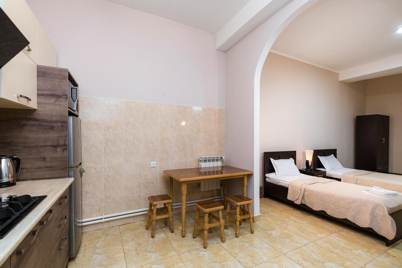 Gomi13 Otel Tiflis Dış mekan fotoğraf
